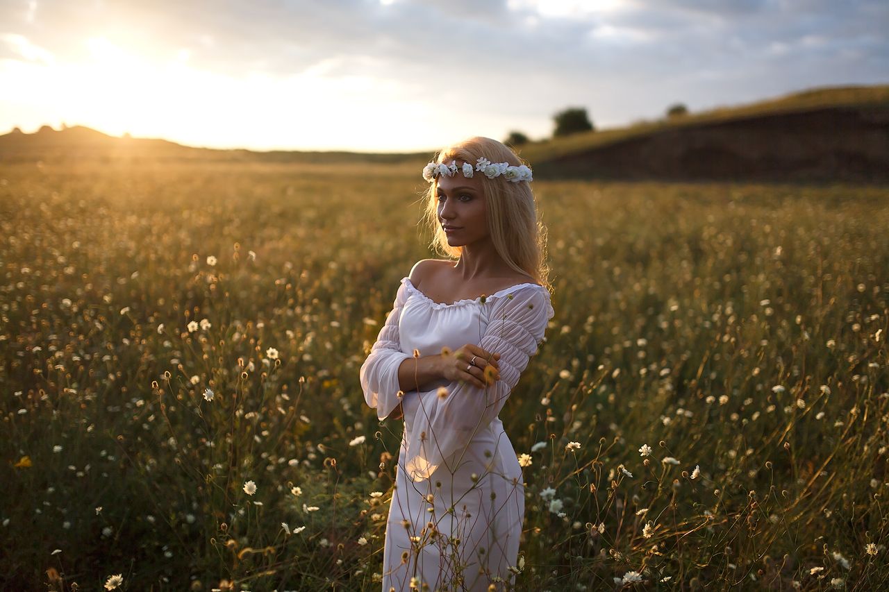 Girls in Slavic costumes in Puchon